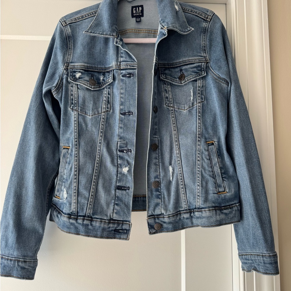GAP Women's Light Blue Denim Jacket